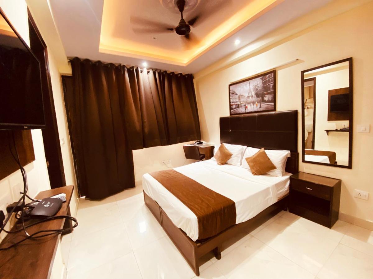 Hotel Admire Inn "Atta Market, Noida Sector 18" ภายนอก รูปภาพ