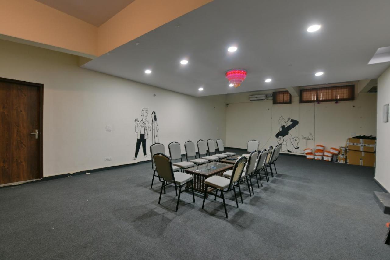 Hotel Admire Inn "Atta Market, Noida Sector 18" ภายนอก รูปภาพ